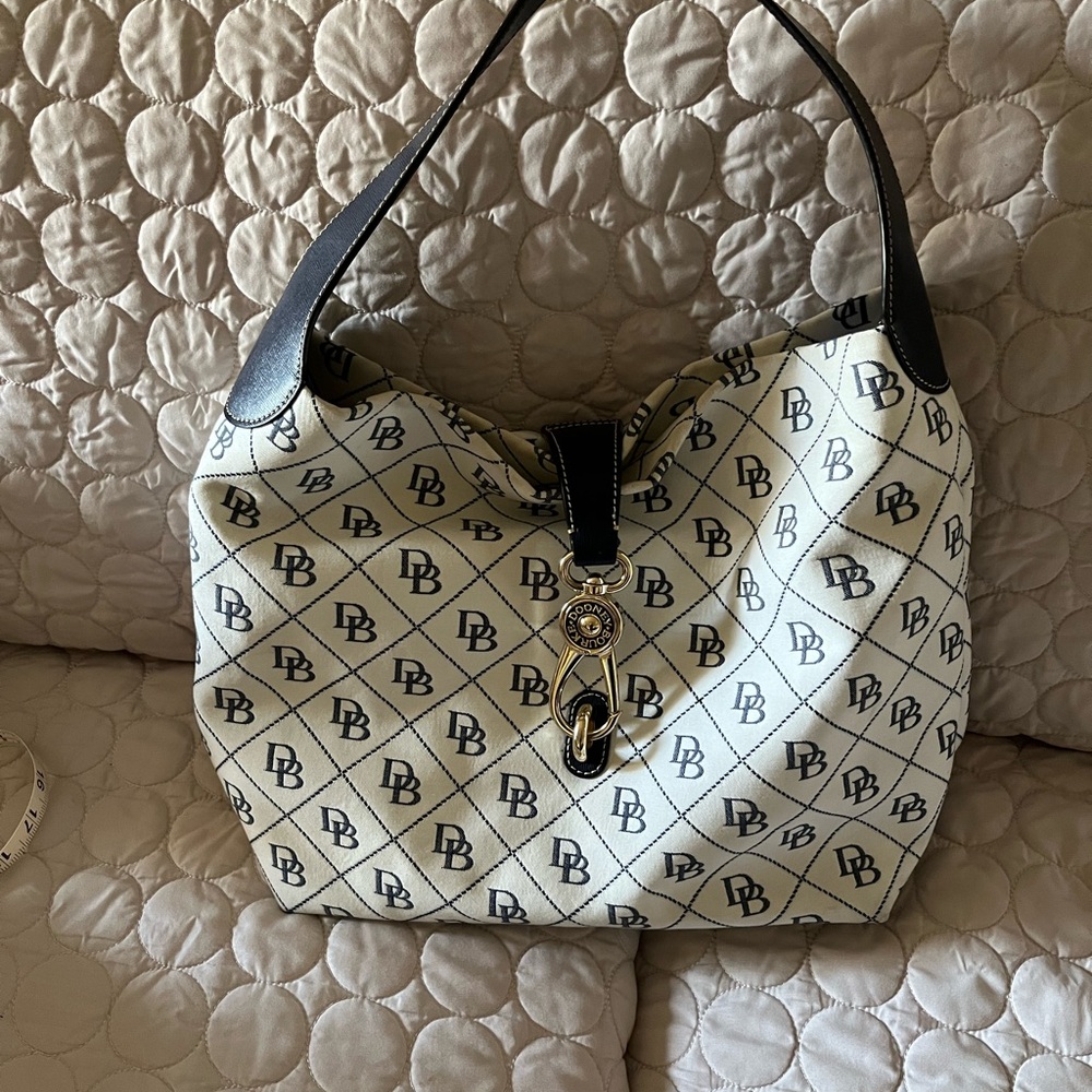 Handbag.